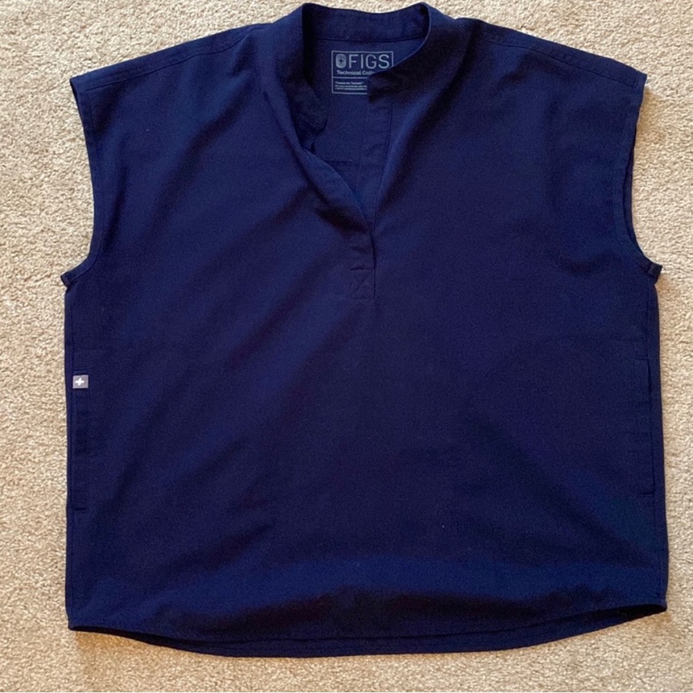 Figs Rafaela Navy Top